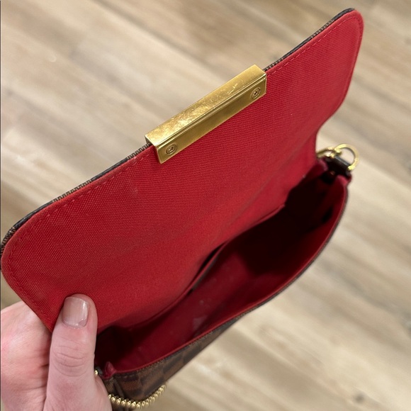 Louis Vuitton Favorite PM damier ebene Clutch with Gold Chain - Picture 8 of 8